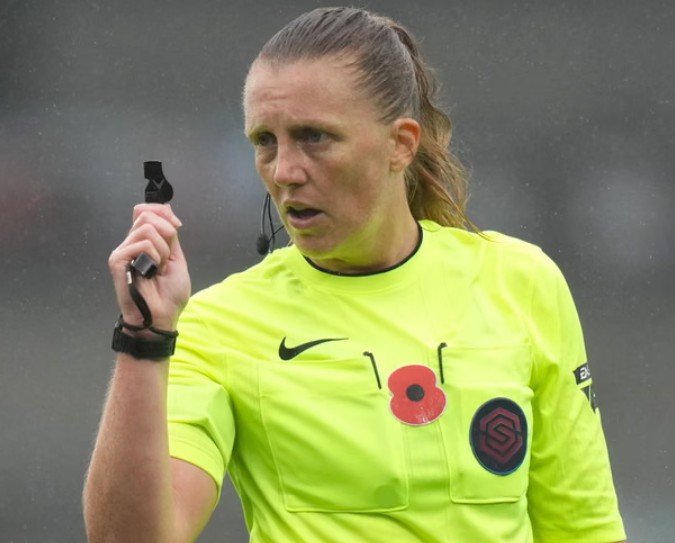 Lisa Benn ผู้ตัดสินหญิงระดับสูงของอังกฤษ